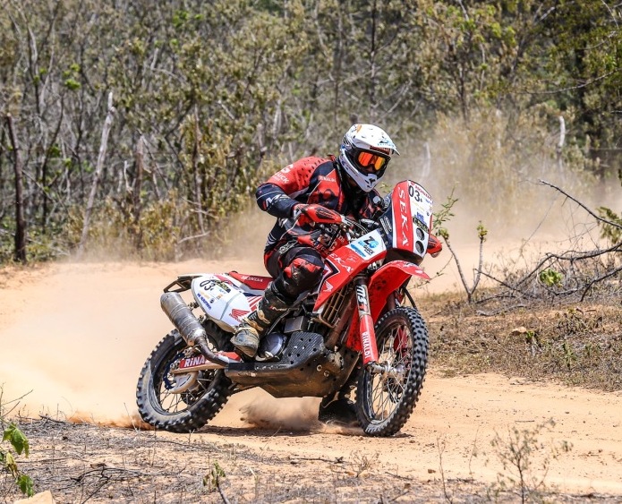 Moto de trilha apreendida pela Polícia precisa ser emplacada?